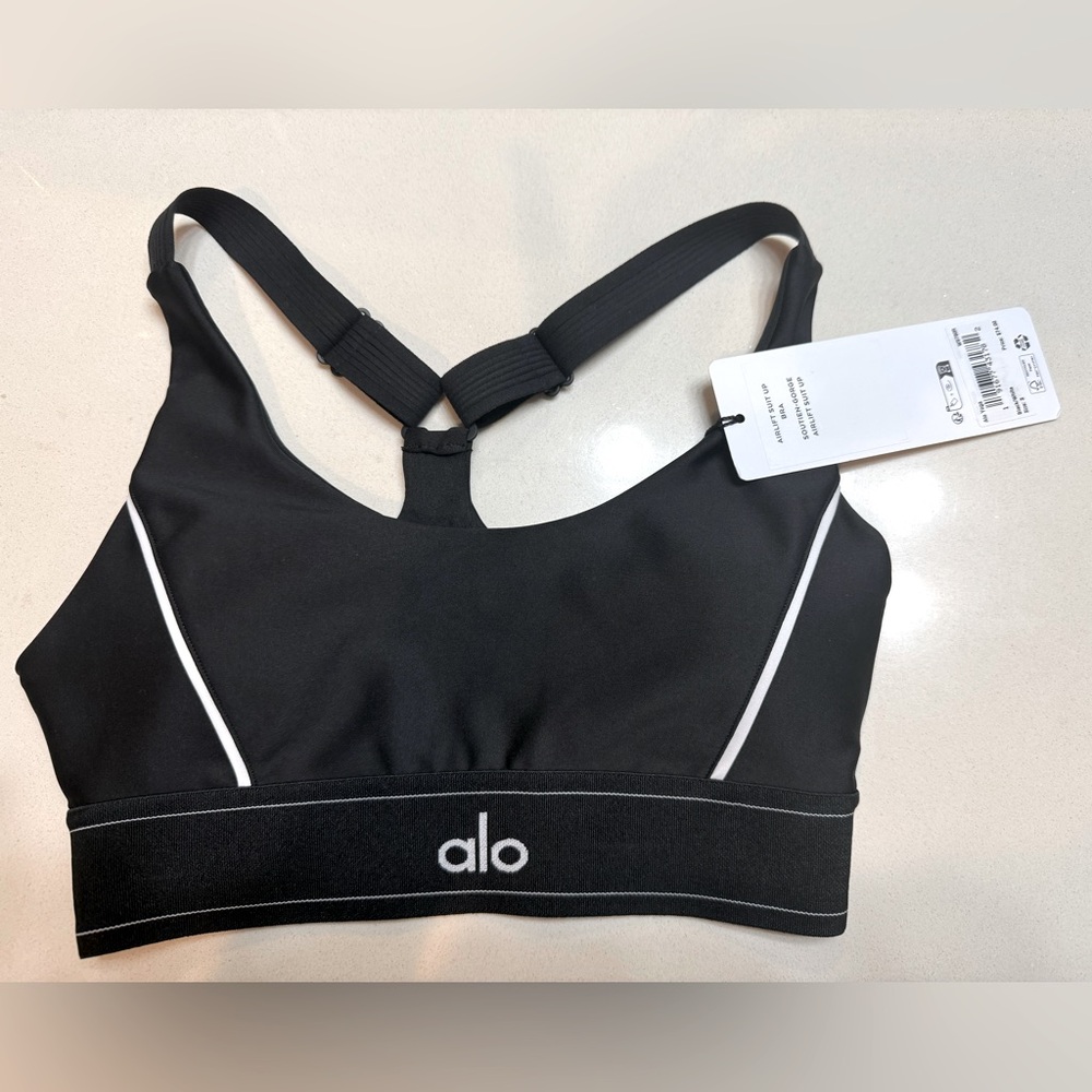 ALO SPORTS BRA. NEVER WORN. NEW WITH TAGS.